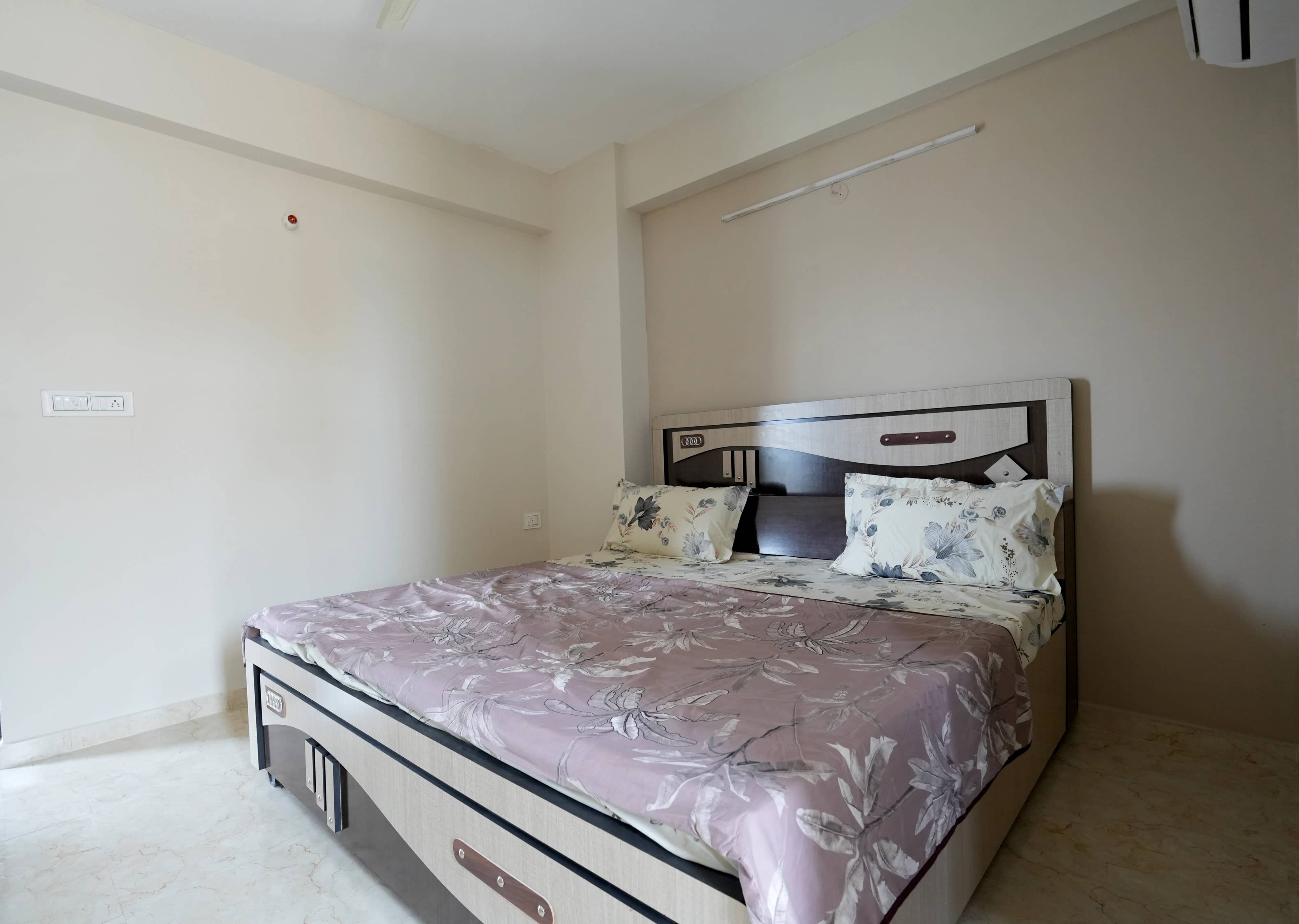 Apartment 813 — photo 4 of 13